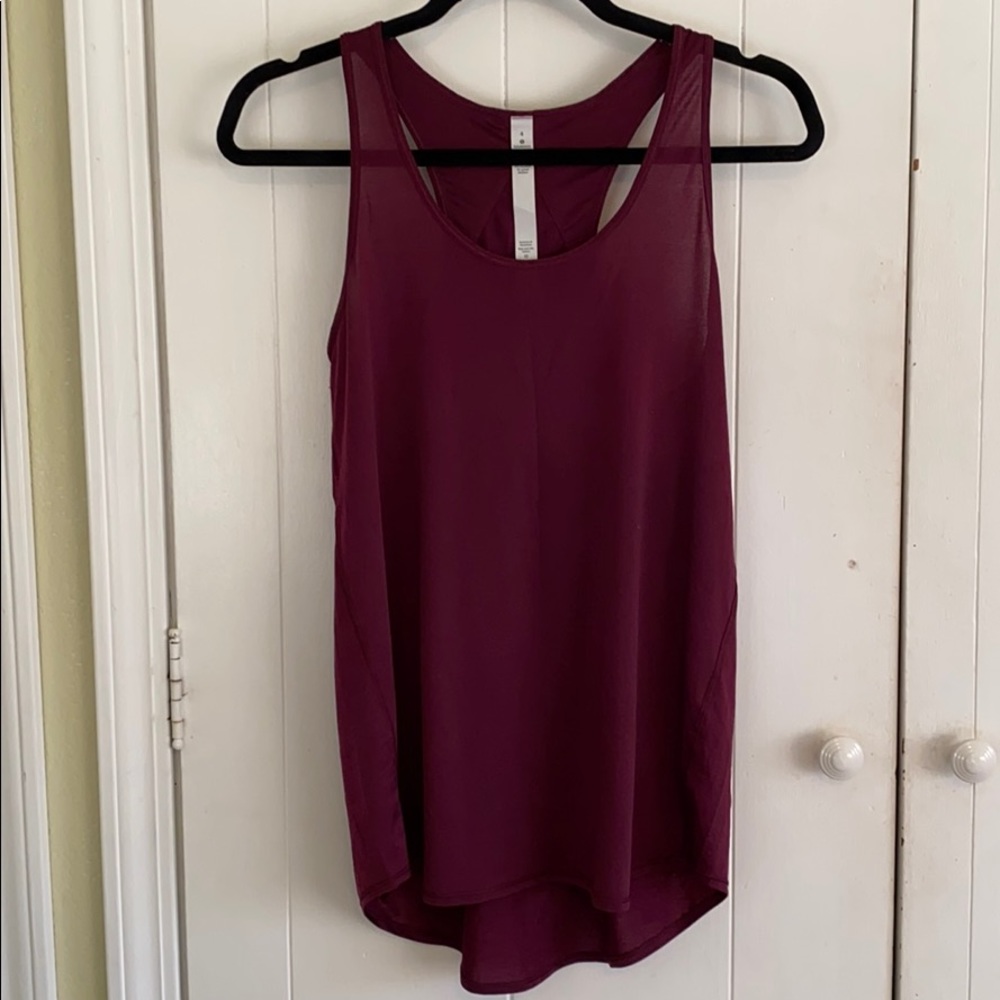 Essential tank pleated in maroon